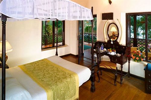 Ktdc Lake Palace Thekkady Kumily Buitenkant foto